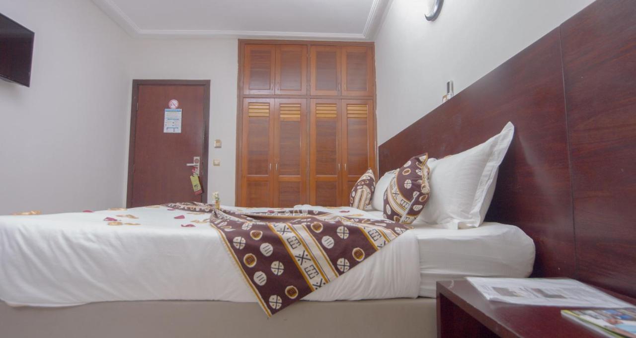 Hotel La Rose Blanche Abidjan Exterior foto